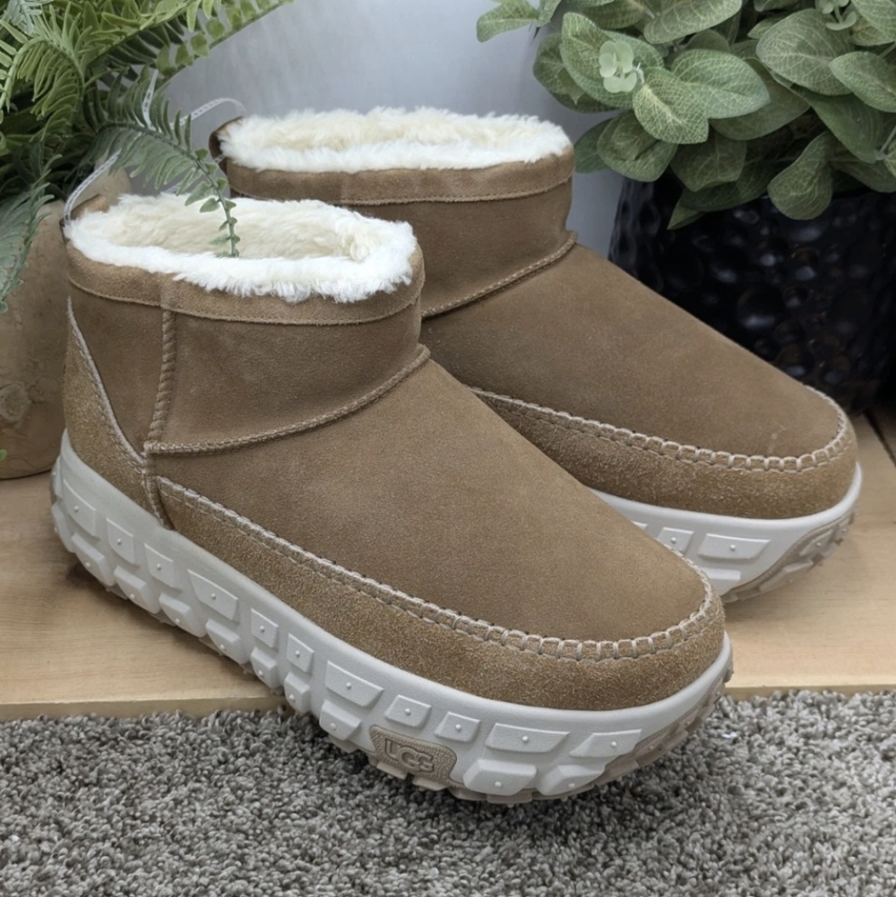 New Ugg Mens Venture Ultra Mini Chunky Sole Mens Size 12 Winter Boots